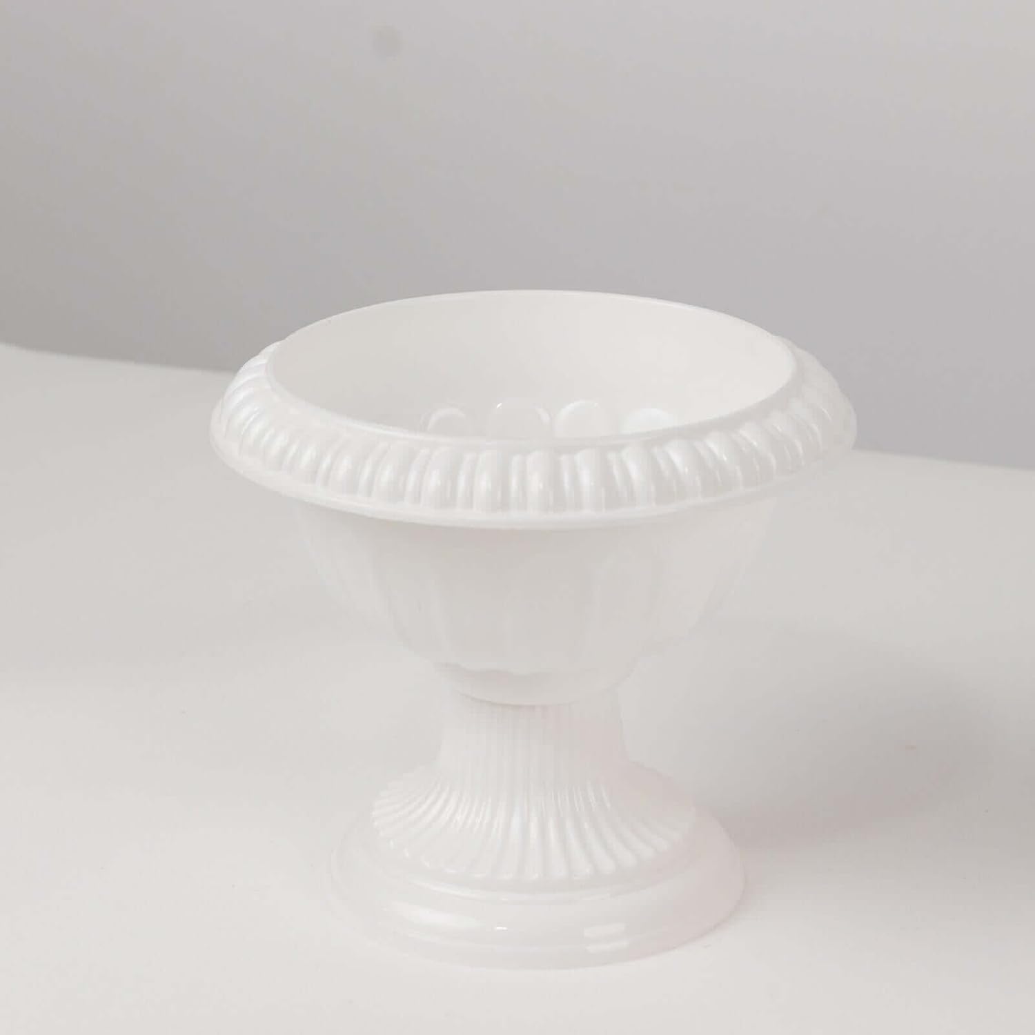 Efavormart 4 Pack White Roman Style Plastic Vase Pots
