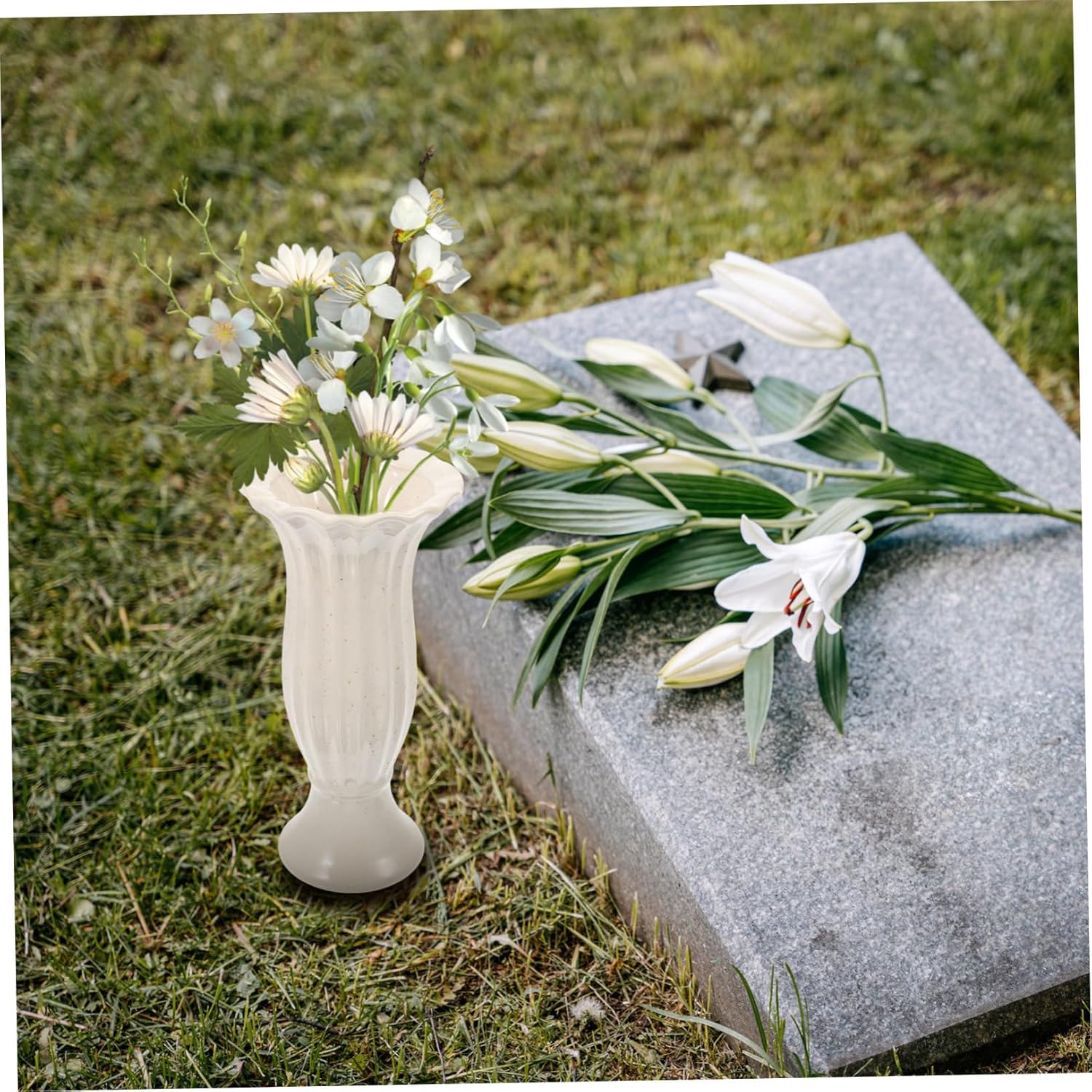 Zerodeko Memorial Flower Vase with Roman Column Design